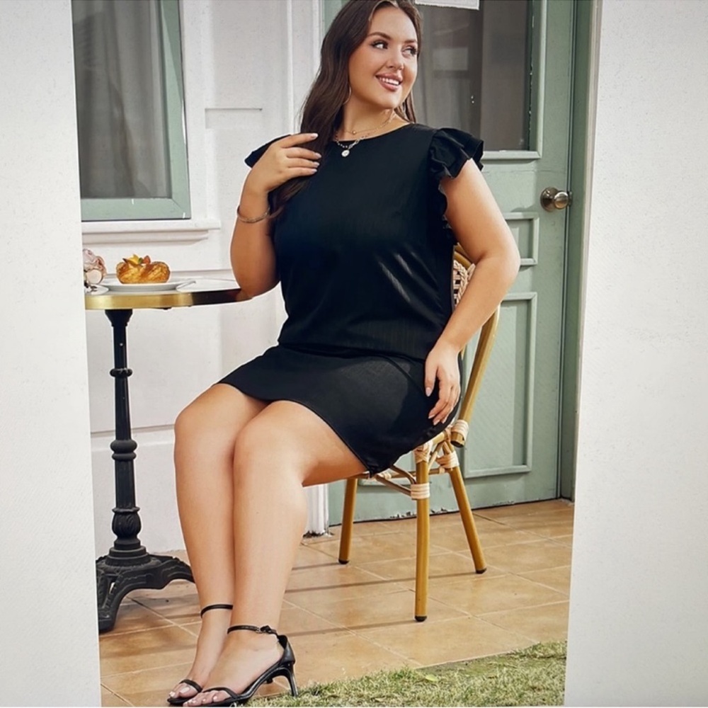 Black Ruffled Sleeve Ribbed Textured Shift Mini Dress Plus Size 1X - Picture 3 of 6